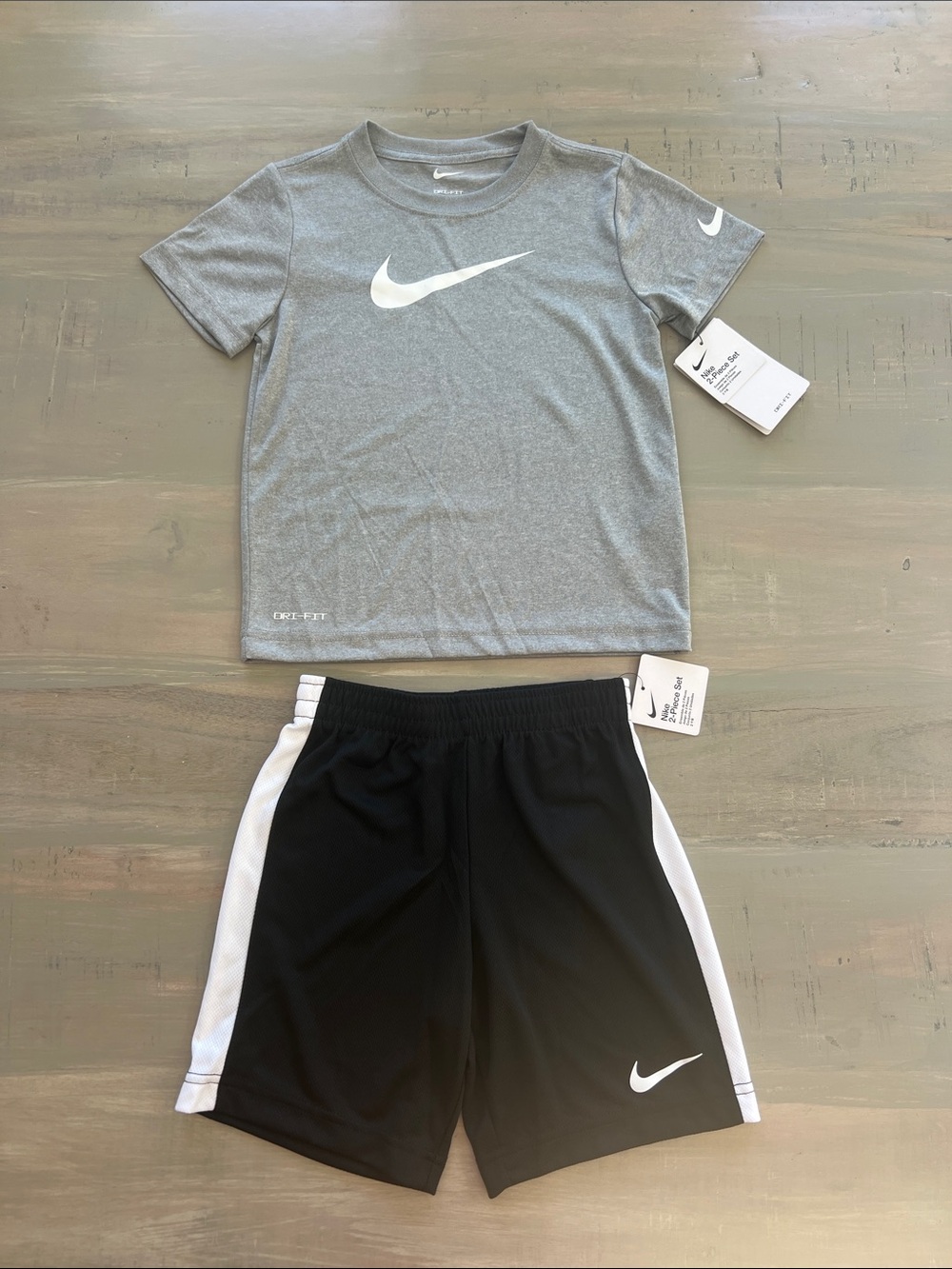🆕 Nike Gray and Black Boys Athletic Set. Size: 5T (6 M). NWT.
